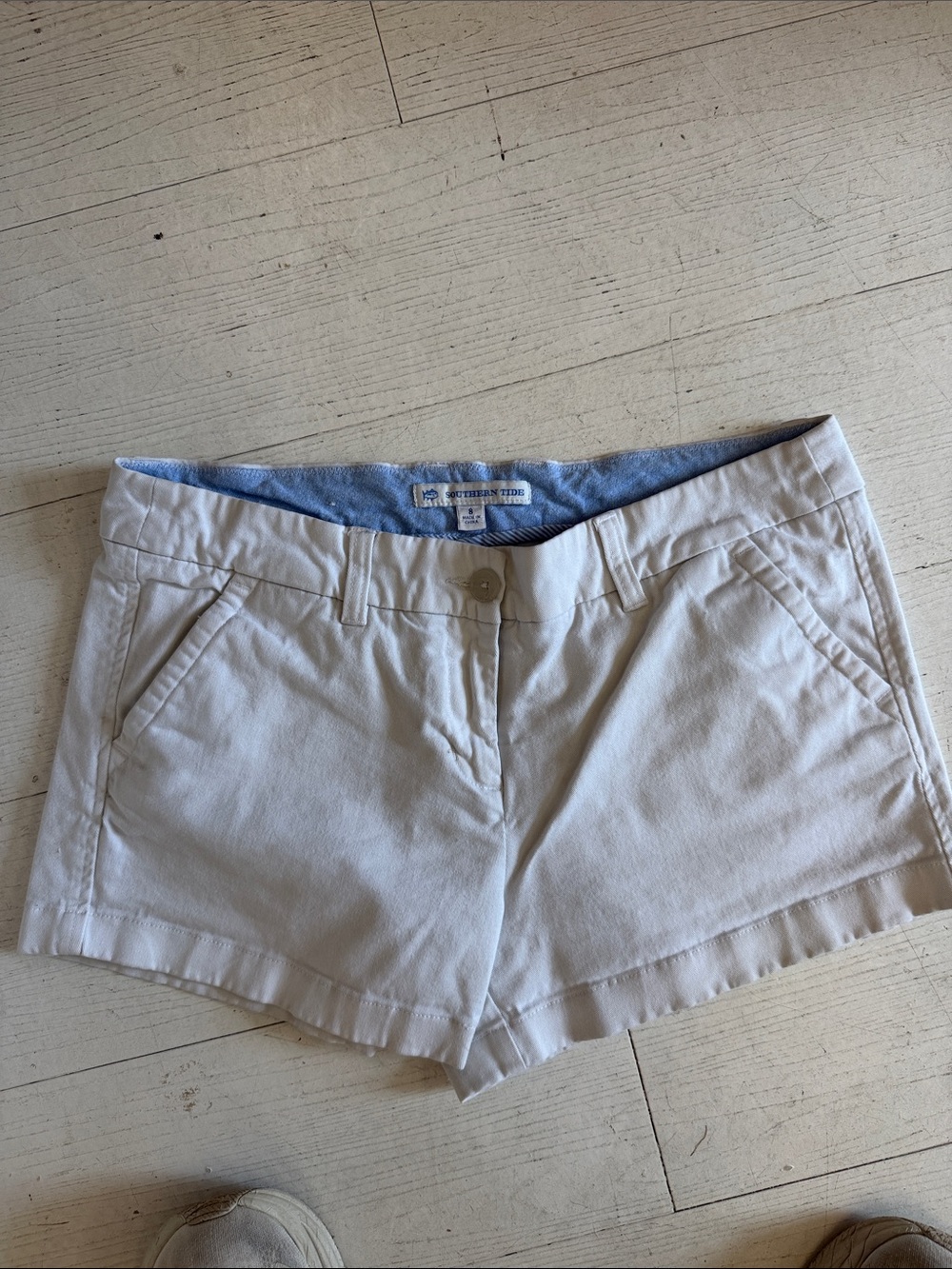 Southern Tide Women's High-Waist White Shorts with Light Blue Waistband